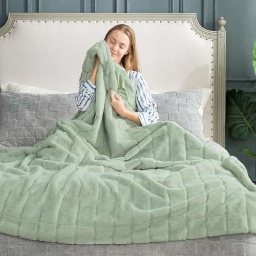 Cozy Bliss Faux Fur Throw Blanket - Green 50x60 Inches