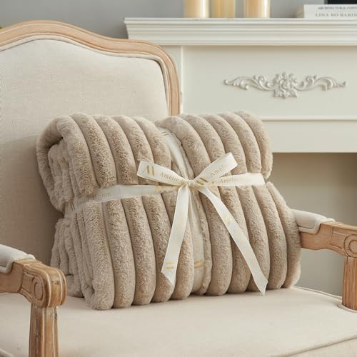 Amlie Home Faux Fur Throw Blanket 55x70 Beige